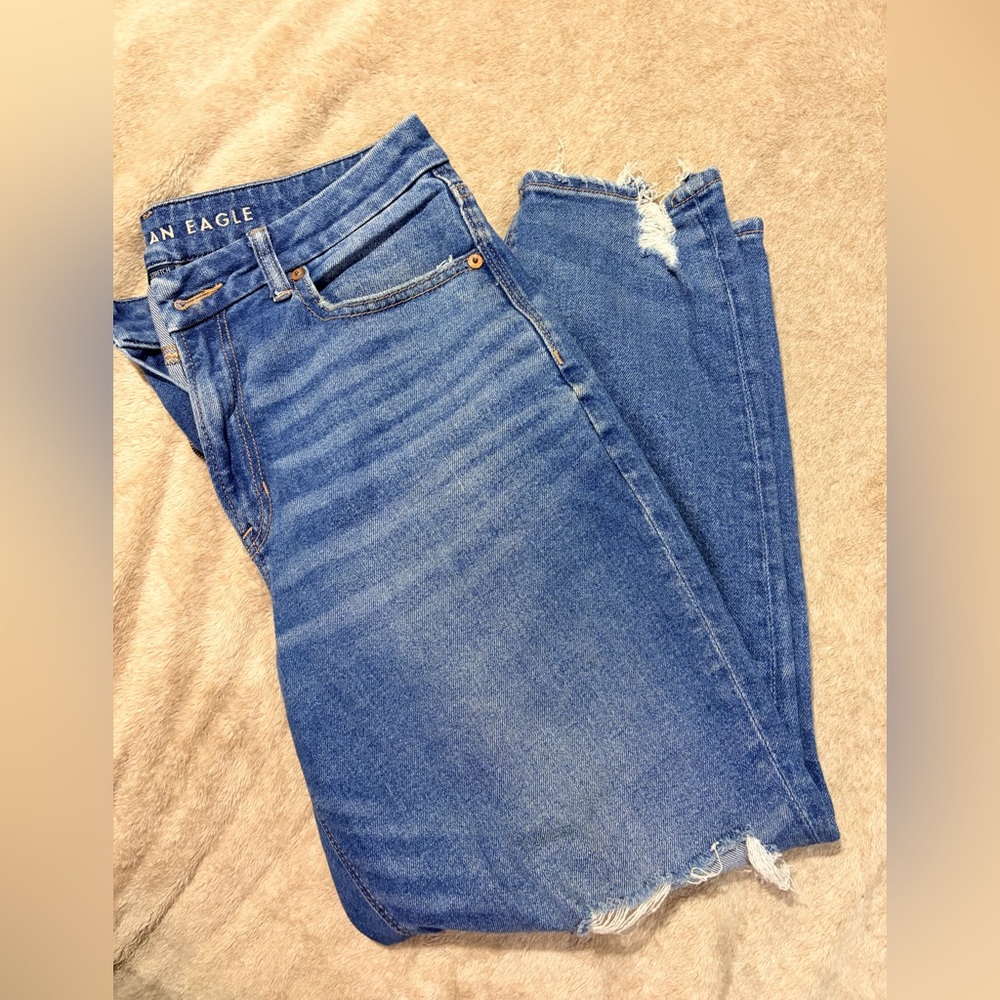 American Eagle Ripped Curvy Mom Jeans - Picture 8 of 8